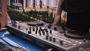 DJ Graz – DJ B-Positive bei Hochzeit mit tanzenden Gästen
